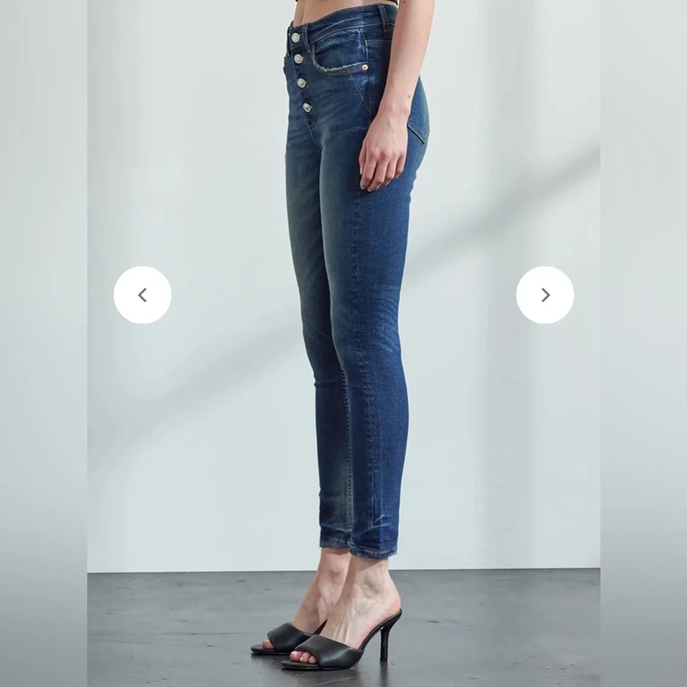 Muselooks High Rise Button Fly Skinny Jeans. - Picture 3 of 11